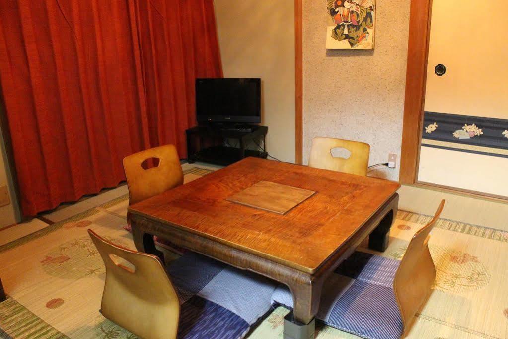 Guesthouse Higashiyama Киото Экстерьер фото